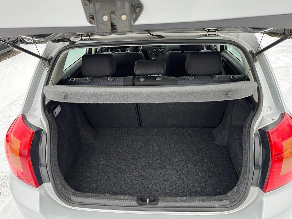 Toyota Corolla 1,4 Terra 5d