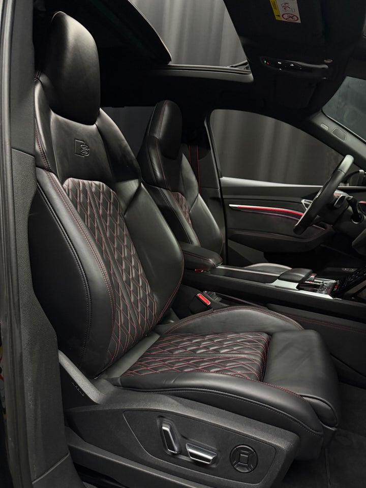 Audi Q8 e-tron 55 S-line Black Edition quattro 5d