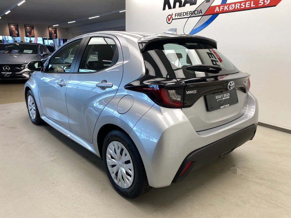 Toyota Yaris 1,5 Hybrid Essential e-CVT 5d