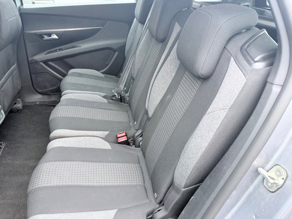 Peugeot 5008 1,5 BlueHDi 130 Active Family Pack EAT8 7prs 5d