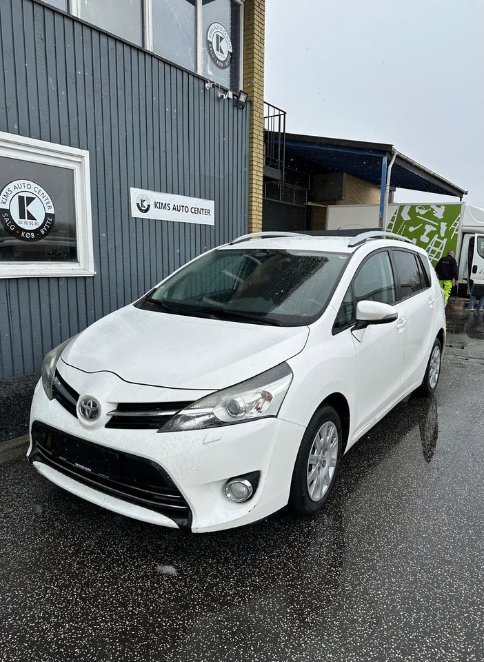 Toyota Sportsvan 2,0 D-4D T2 Vision 5d