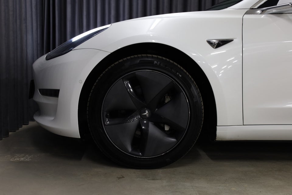 Tesla Model 3 Long Range AWD 4d