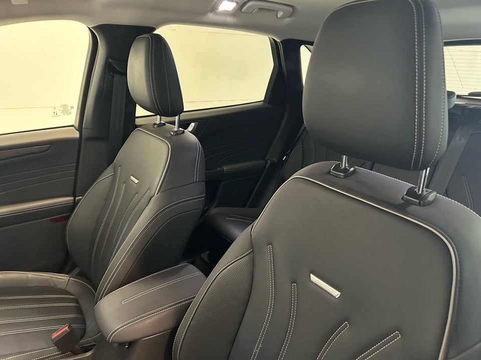 Ford Kuga 2,5 PHEV Vignale CVT 5d