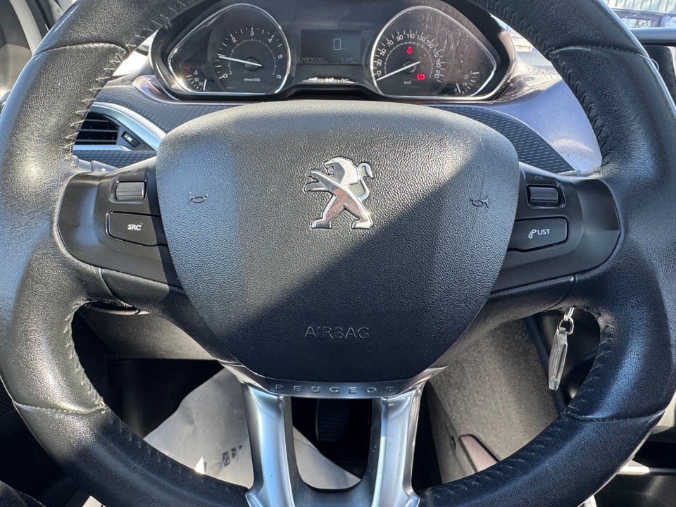 Peugeot 2008 1,6 e-HDi 92 Active Sky 5d