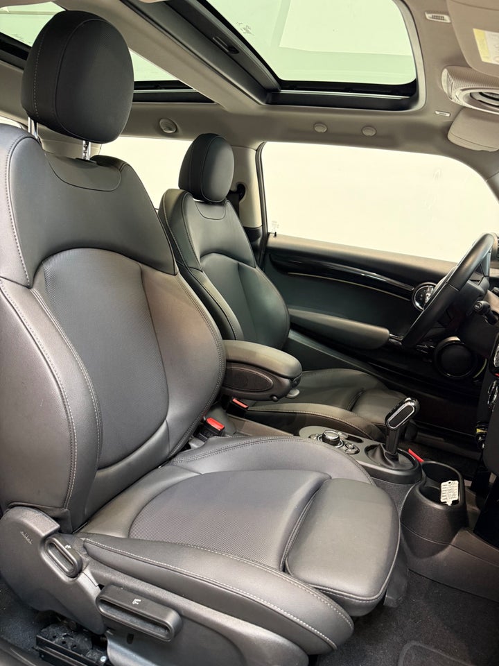 MINI Cooper SE Camden Edition 3d