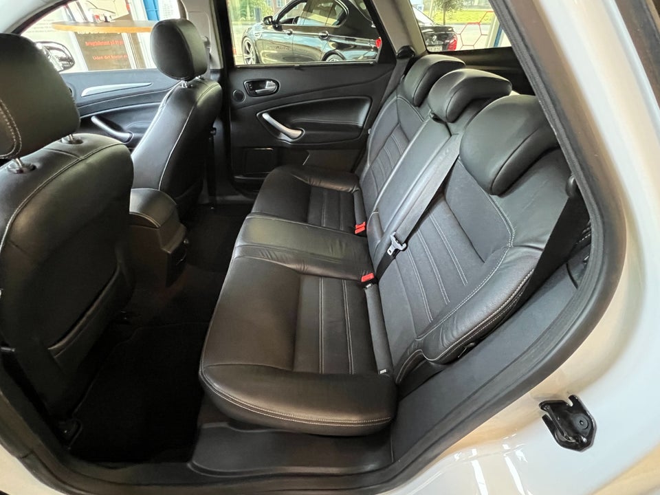 Ford Mondeo 2,5 20V Turbo Titanium stc. 5d