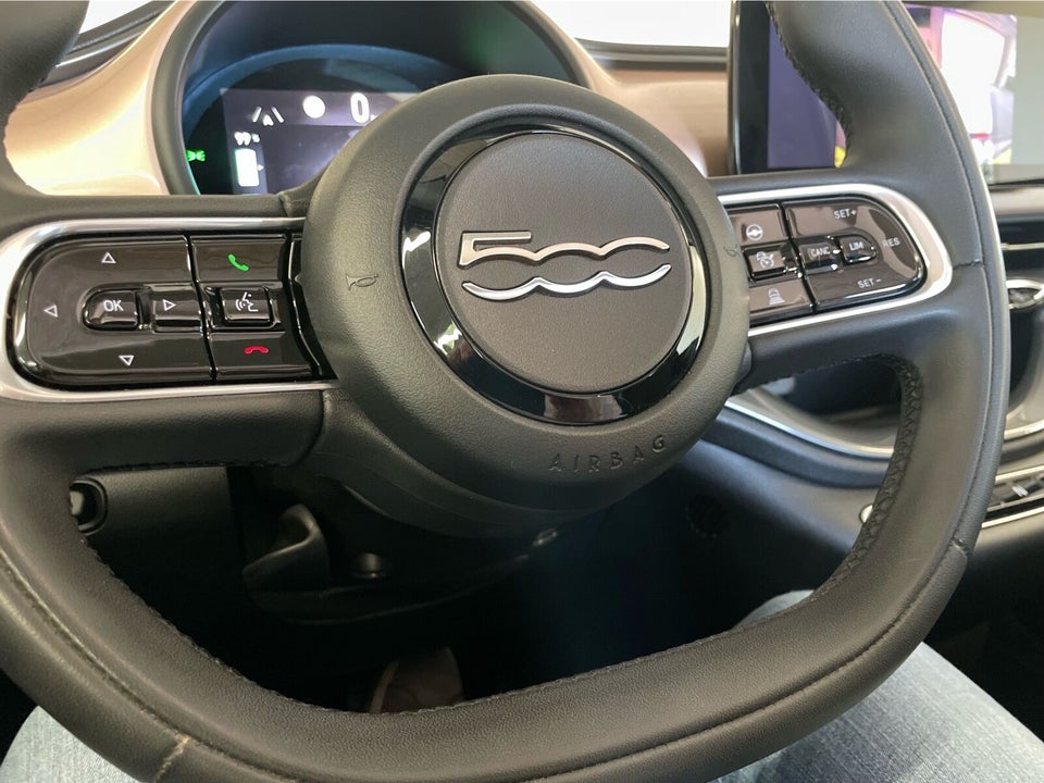 Fiat 500e 42 Lusso Cabrio 2d