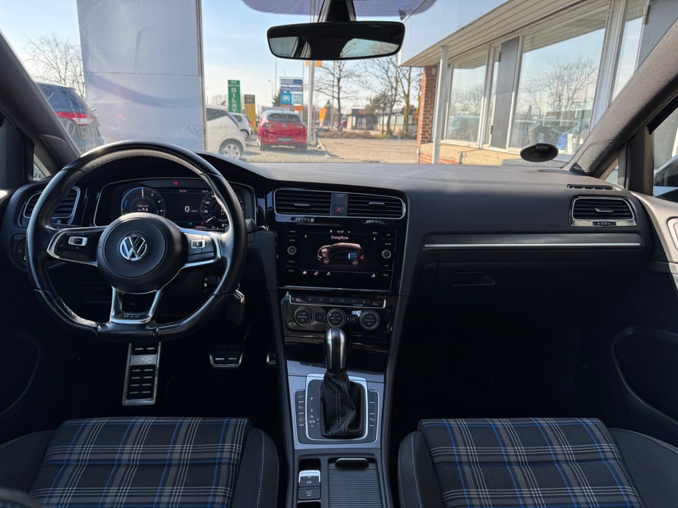 VW Golf VII 1,4 GTE DSG 5d