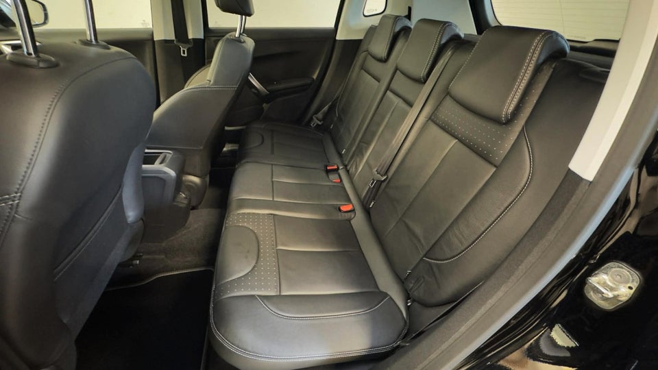 Peugeot 2008 1,2 e-THP 130 Allure Sky 5d