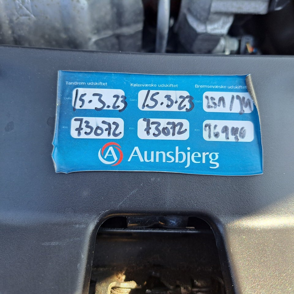 Peugeot 2008 1,6 BlueHDi 100 Allure 5d