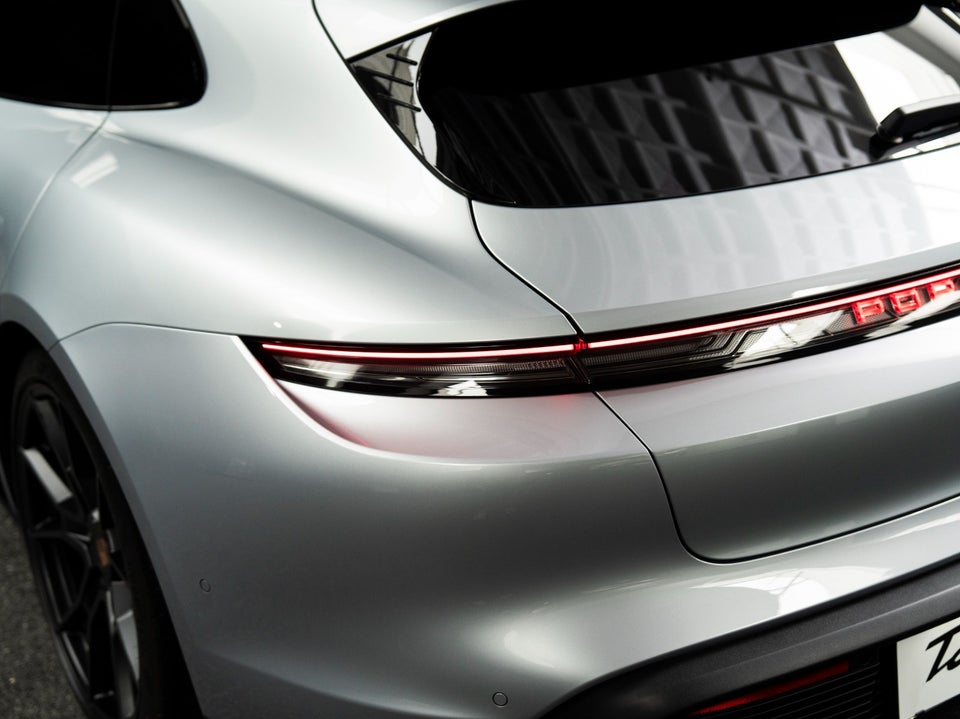 Porsche Taycan Performance+ Black Edition Sport Turismo 5d