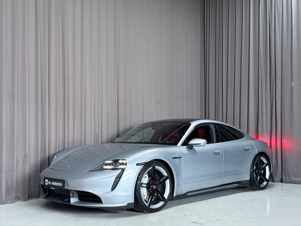 Porsche Taycan Turbo Performance+  4d