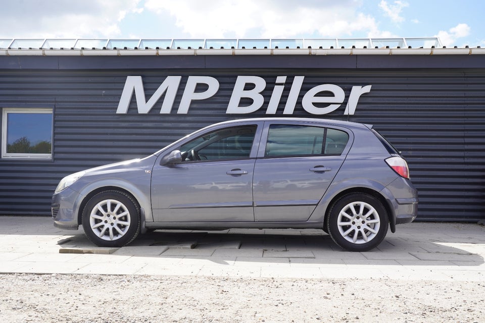 Opel Astra 1,4 16V Enjoy 5d