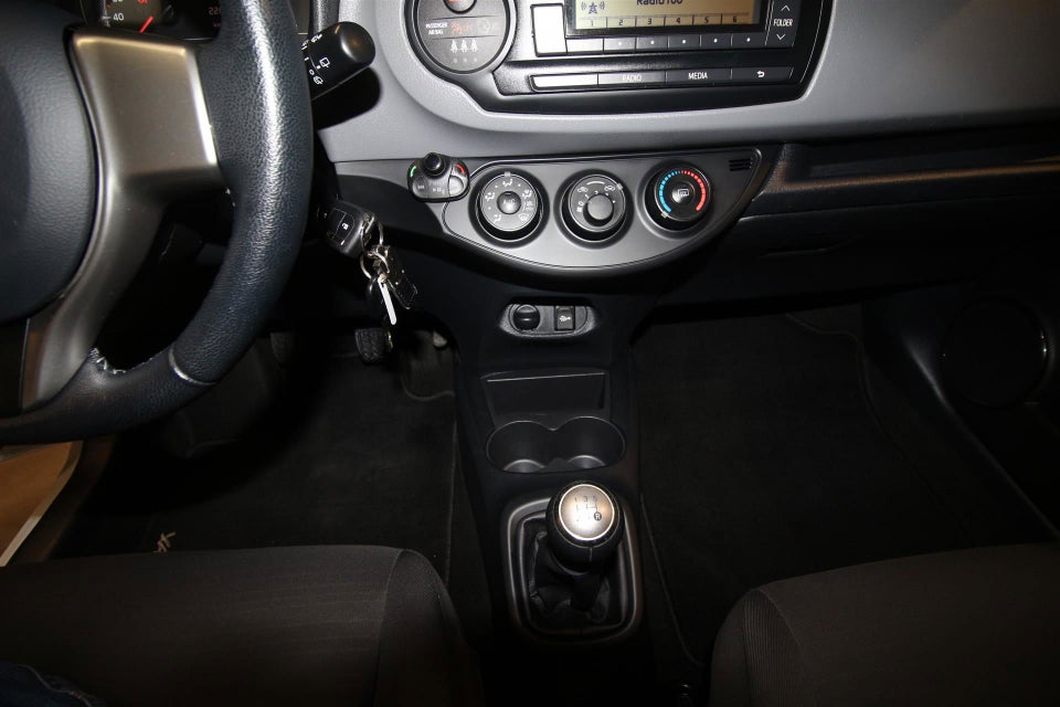 Toyota Yaris 1,0 VVT-i T1 5d