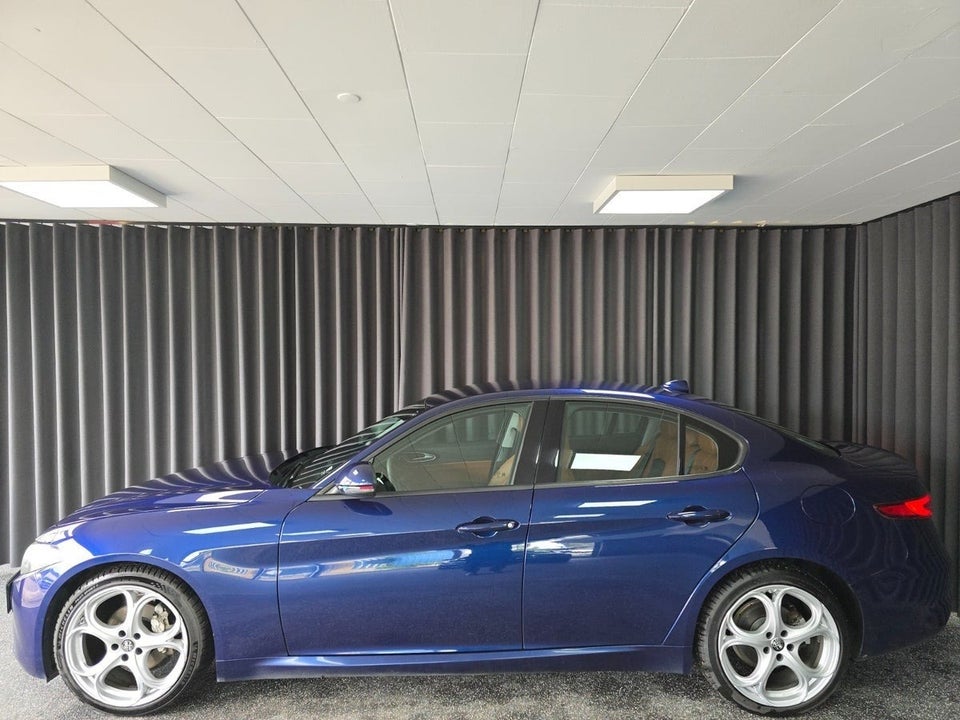 Alfa Romeo Giulia 2,0 T 200 Super aut. 4d