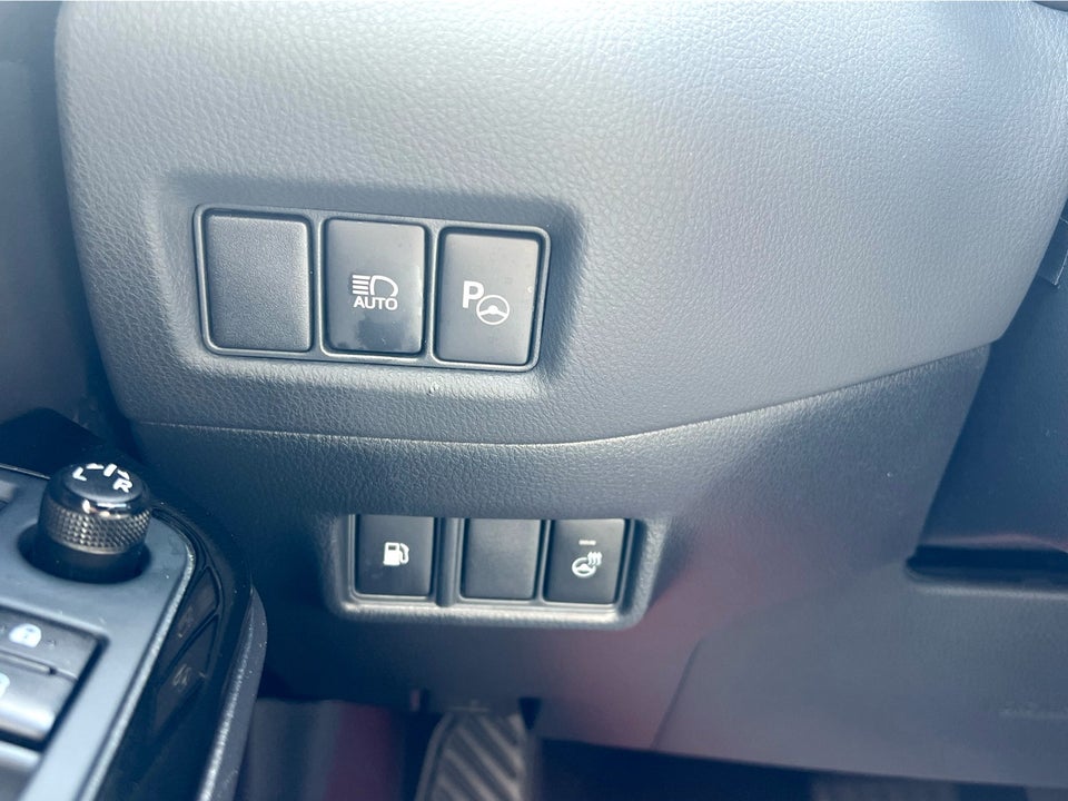Toyota C-HR 1,8 Hybrid Premium Selected CVT 5d