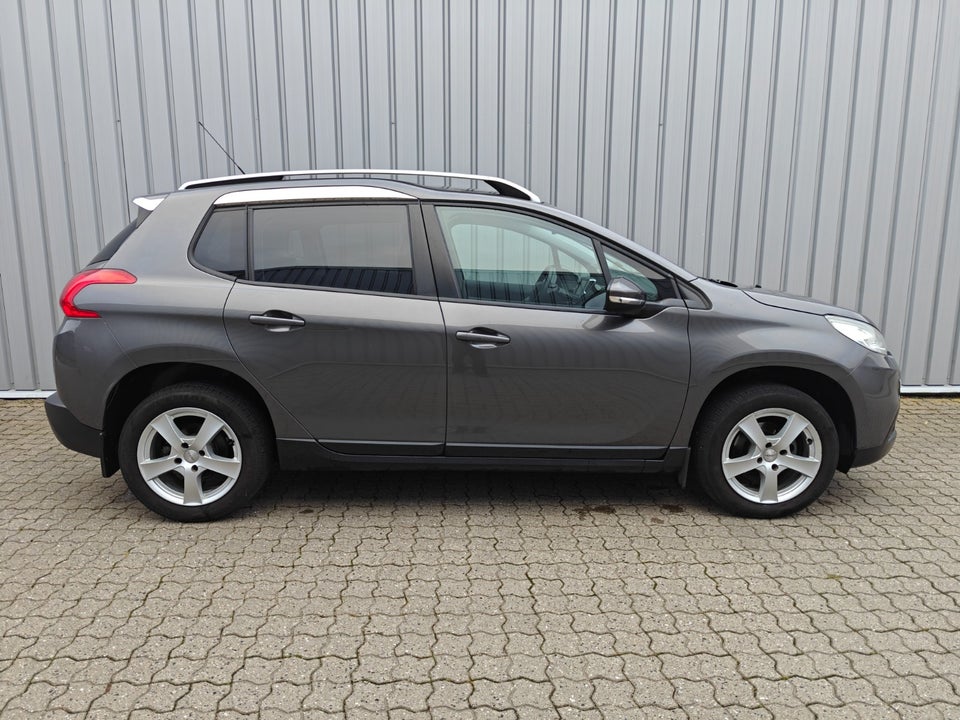 Peugeot 2008 1,2 VTi 82 Active Sky 5d
