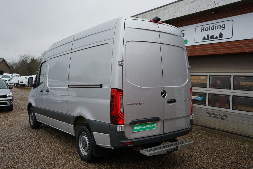 Mercedes Sprinter 319 3,0 CDi A2 Kassevogn aut. RWD