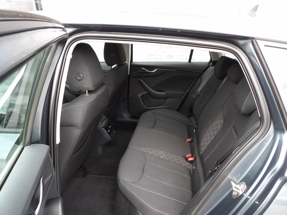 Skoda Scala 1,0 TSi 115 Ambition 5d