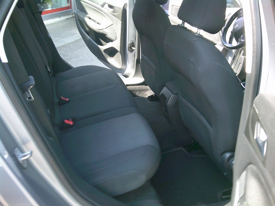Peugeot 308 1,6 BlueHDi 120 Active SW 5d