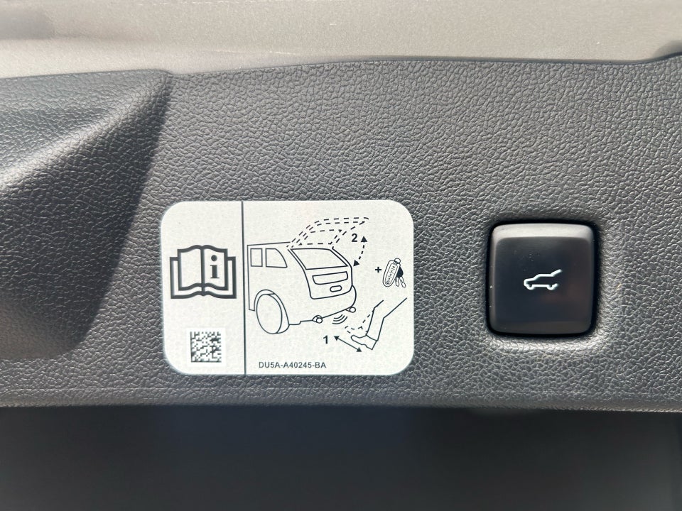 Ford Kuga 2,5 PHEV Vignale CVT 5d