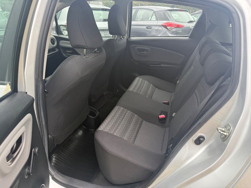 Toyota Yaris 1,0 VVT-i T2 5d