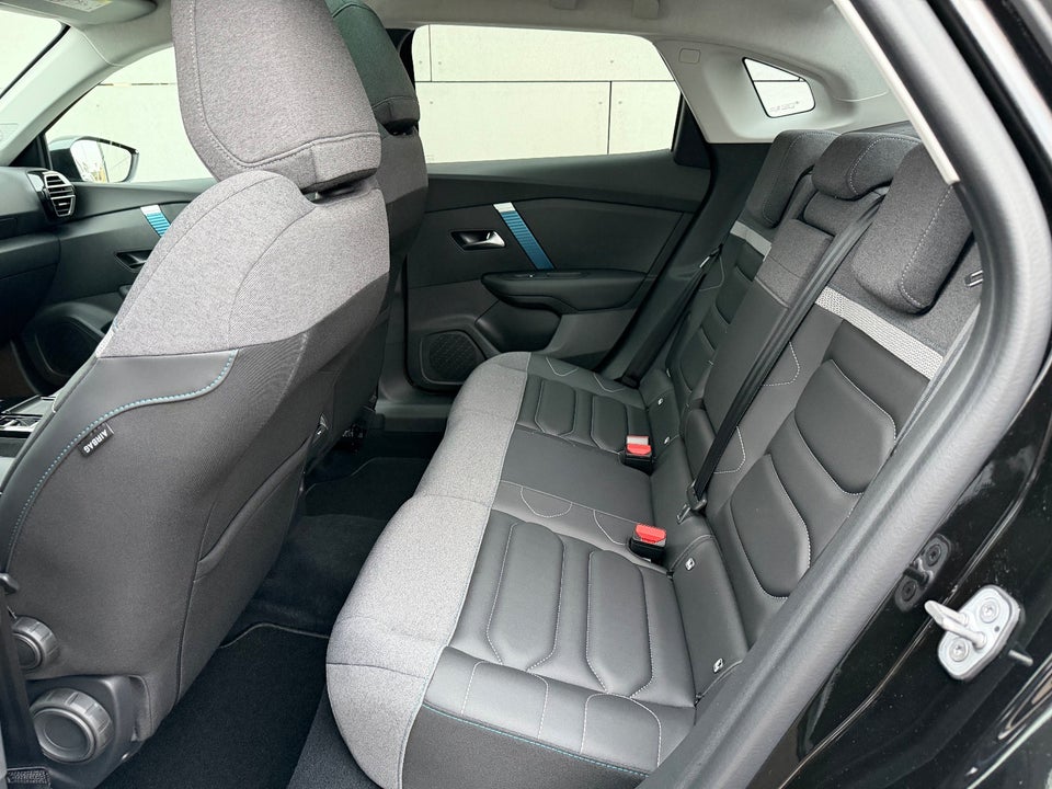 Citroën ë-C4 X 50 Shine 4d