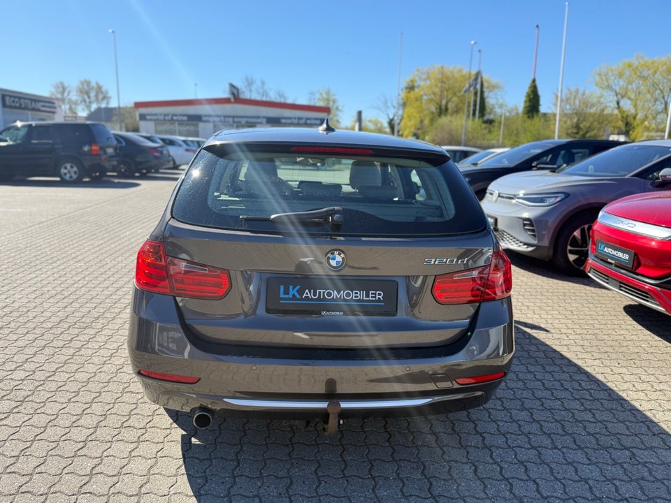 BMW 320d 2,0 Touring aut. 5d