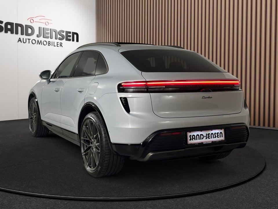 Porsche Macan Turbo 5d