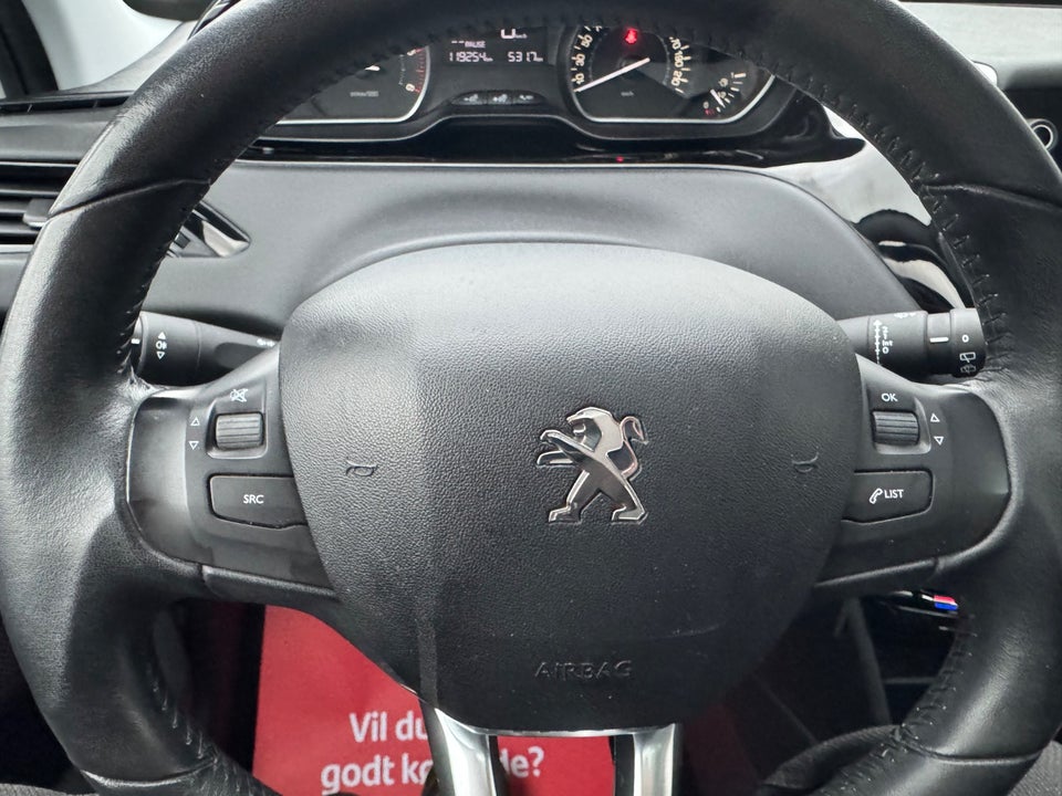 Peugeot 208 1,6 BlueHDi 100 Chili Sky+ 5d