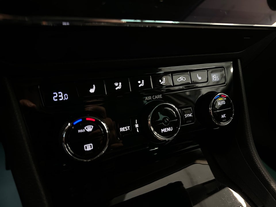 Skoda Superb 2,0 TDi 190 Style Combi DSG 5d