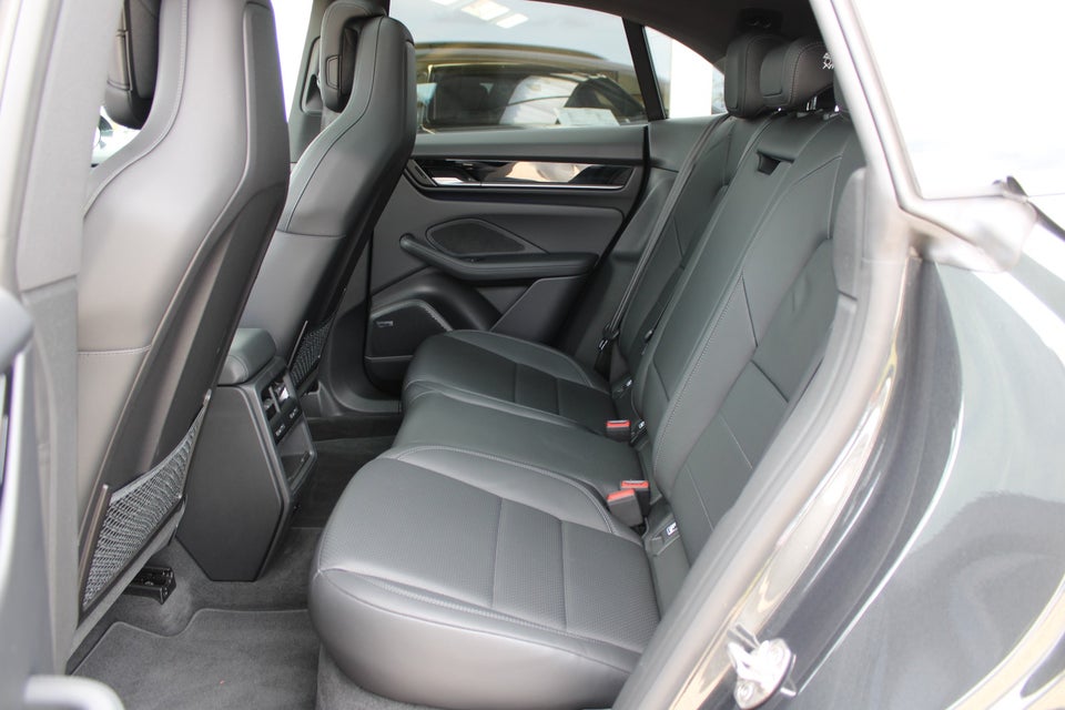 Porsche Macan 4 5d
