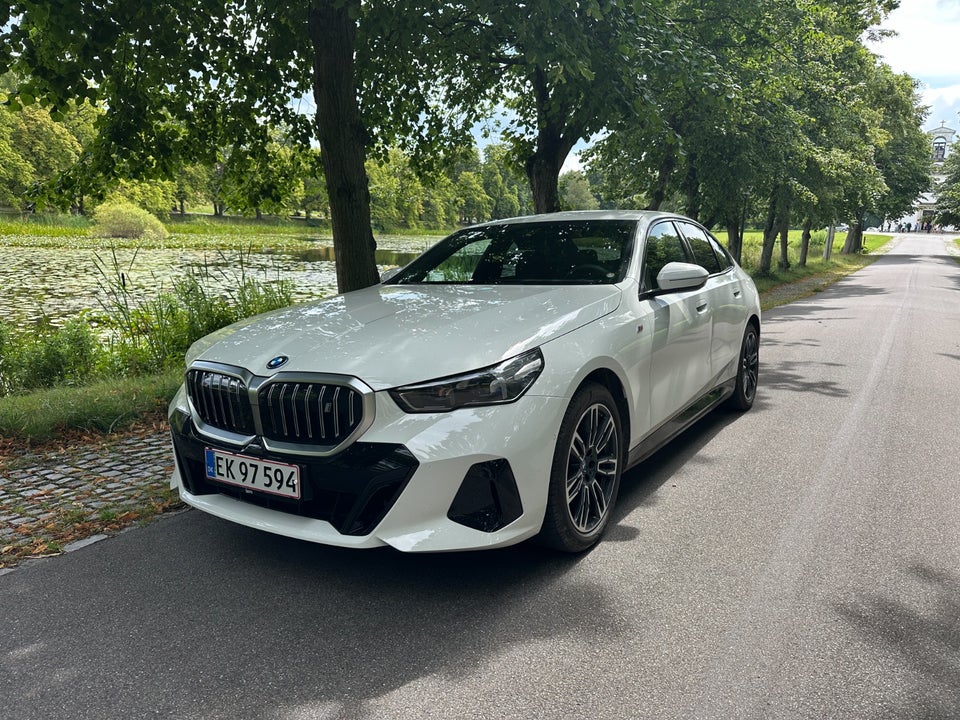 BMW i5 eDrive40 M-Sport 4d