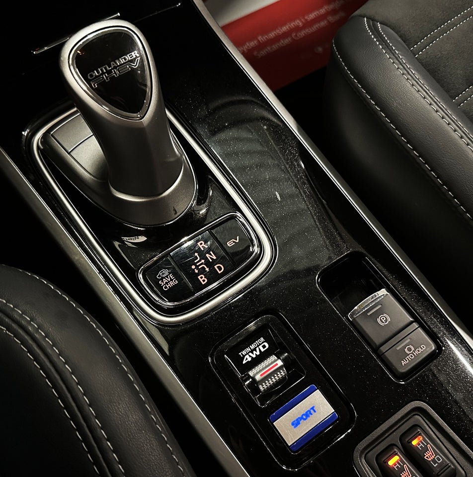 Mitsubishi Outlander 2,4 PHEV Luxury CVT 4WD 5d