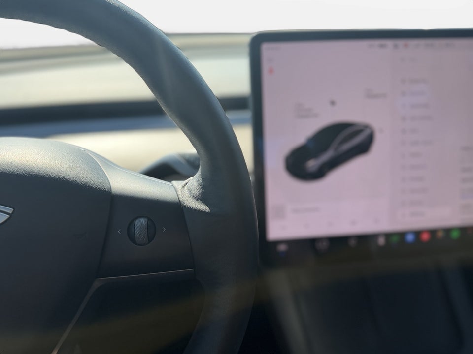 Tesla Model 3 Long Range AWD 4d