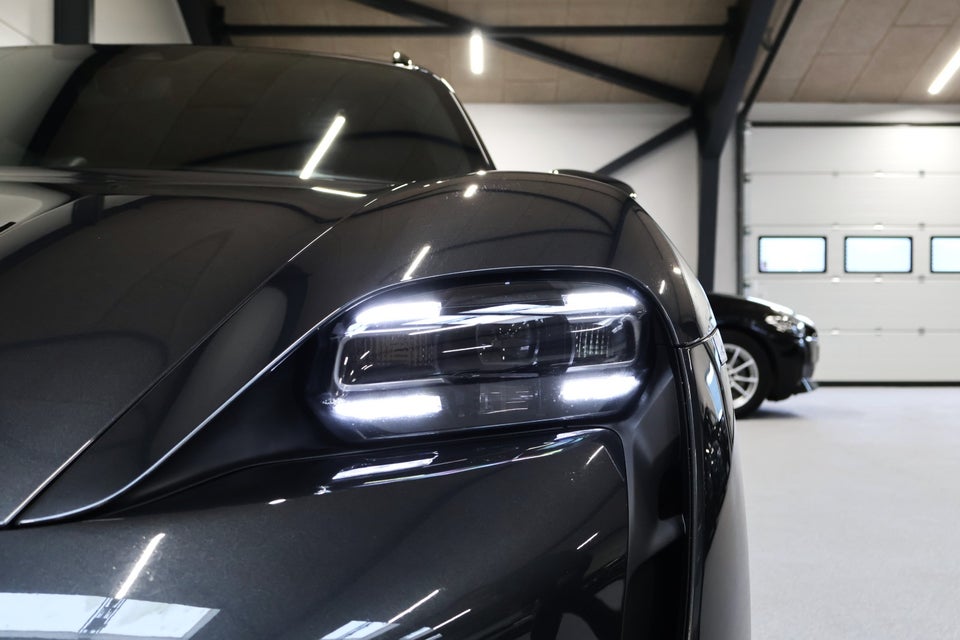 Porsche Taycan Sport Turismo 5d