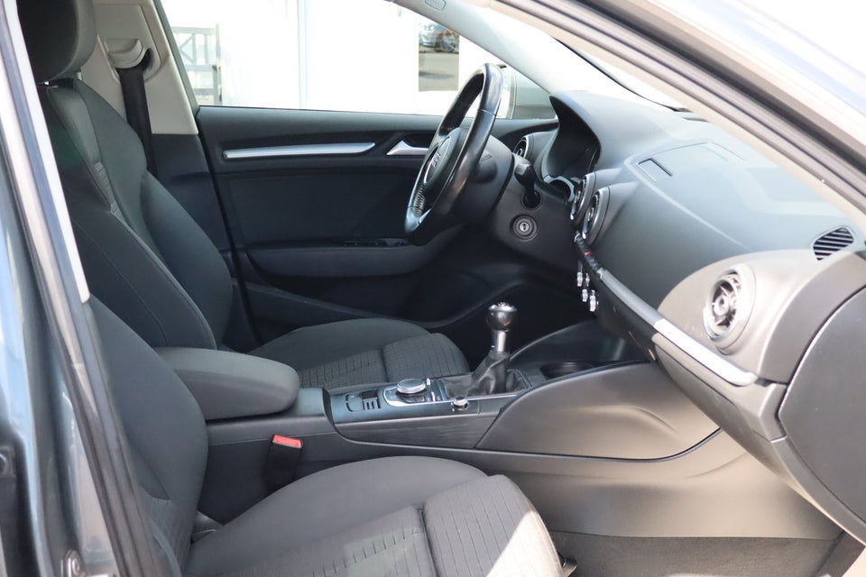 Audi A3 1,4 TFSi 125 Attraction Sportback 5d
