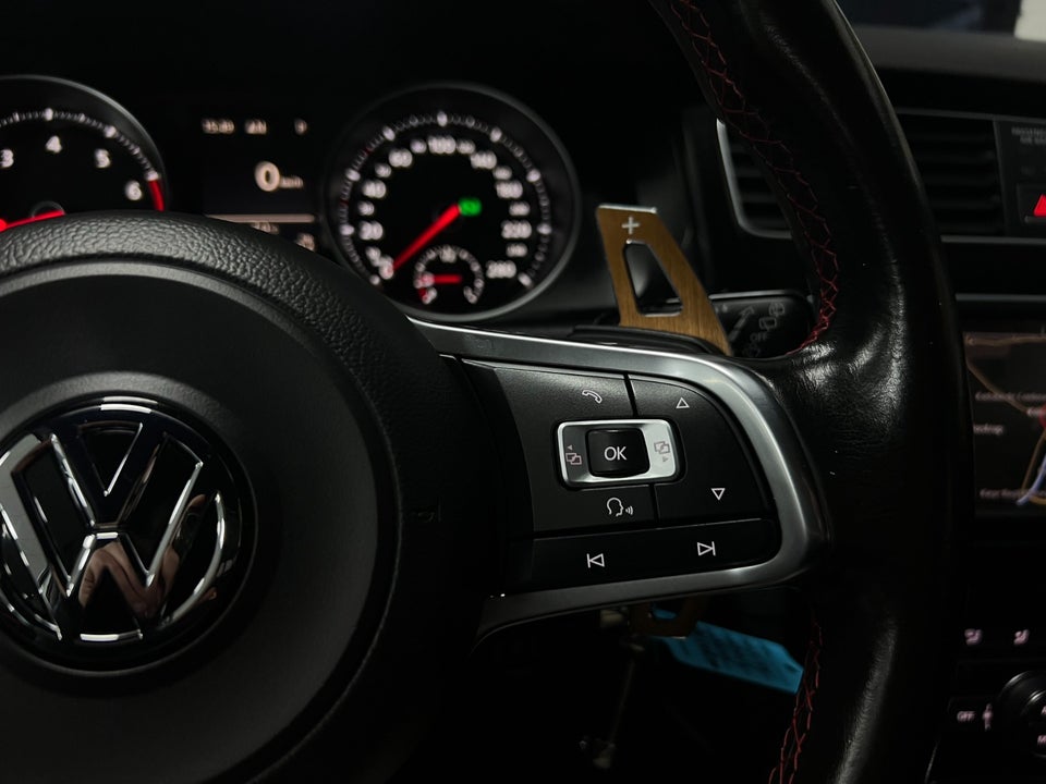 VW Golf VII 2,0 GTi Performance DSG BMT 5d