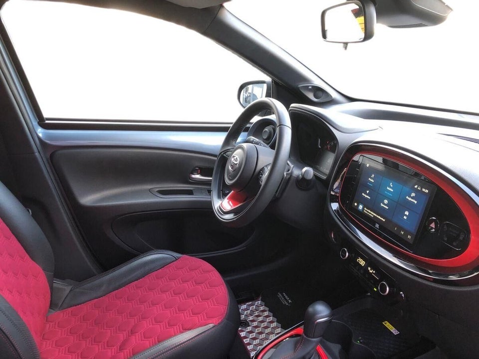 Toyota Aygo X 1,0 Undercover s-CVT 5d