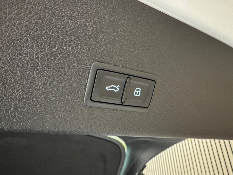 Audi e-tron 55 S-line Sportback quattro 5d