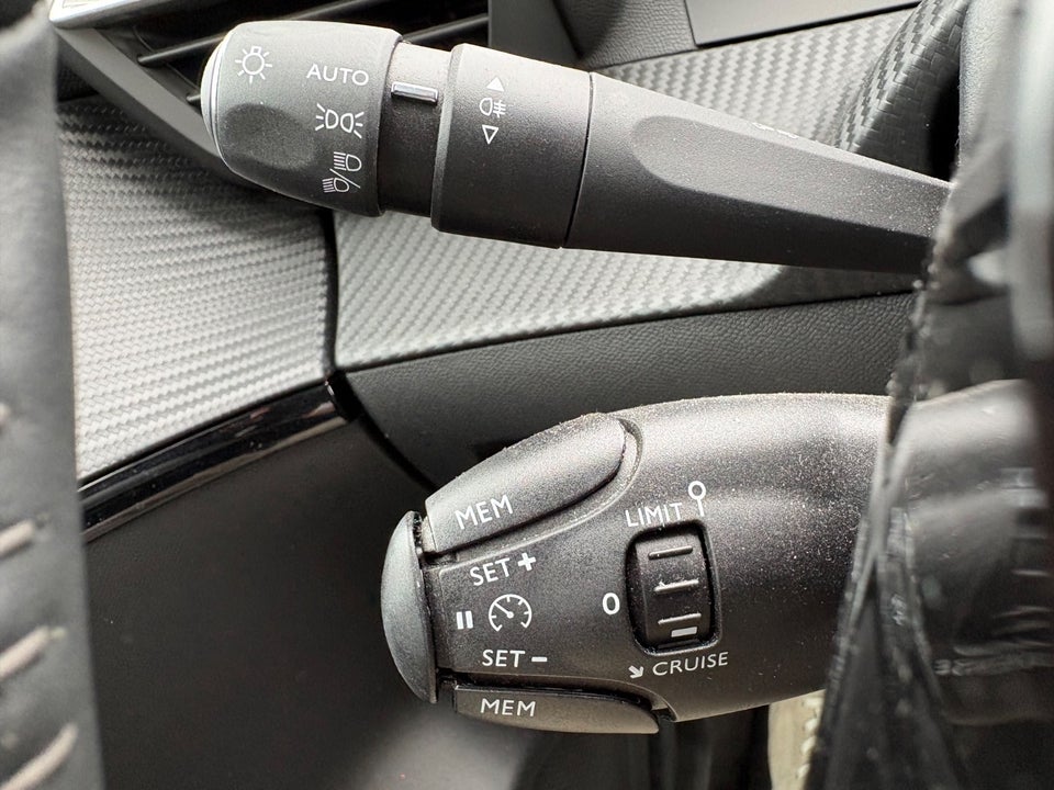 Peugeot 208 1,2 PureTech 100 Supreme+ 5d