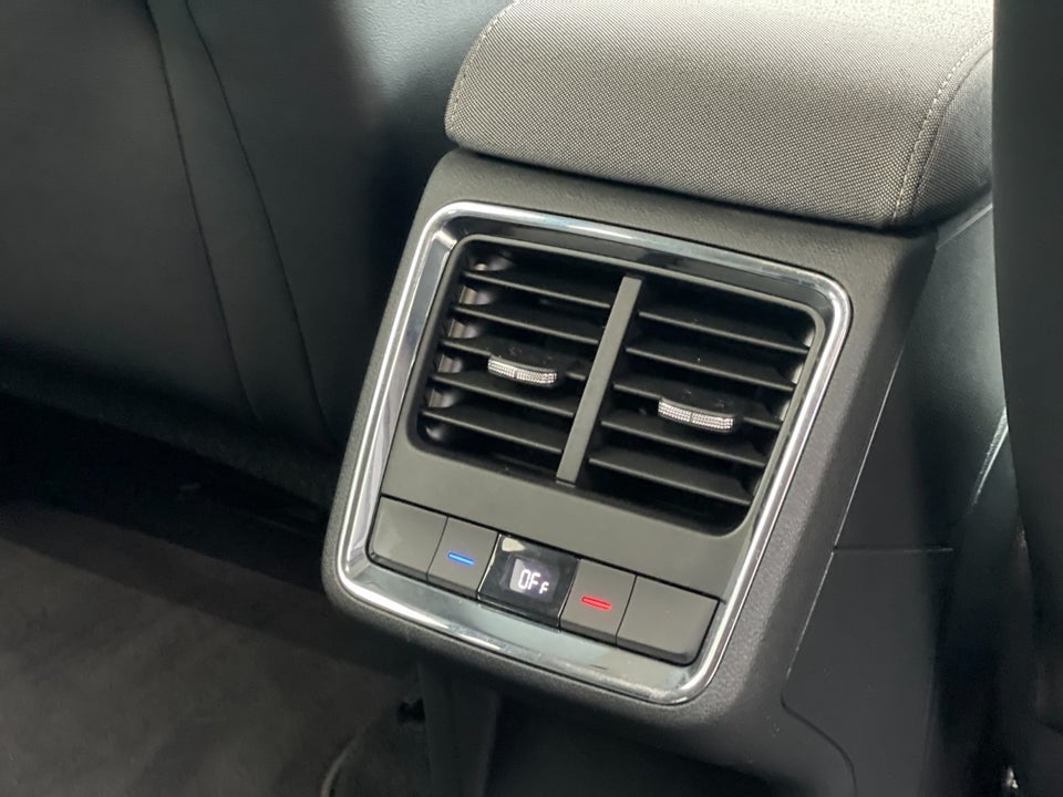 Skoda Enyaq 60 iV Plus 5d