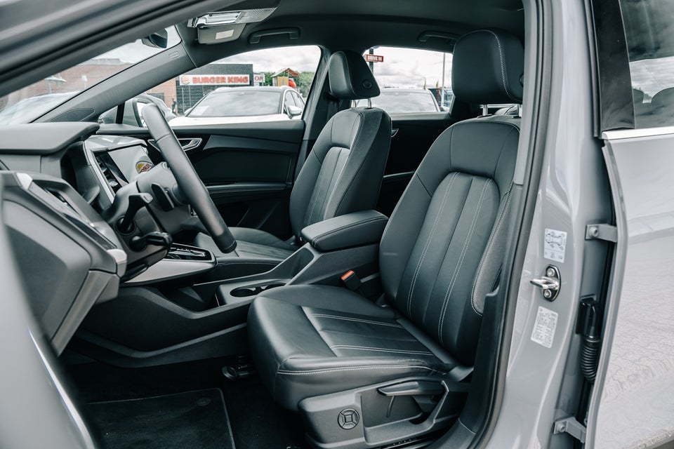 Audi Q4 e-tron 45 quattro 5d