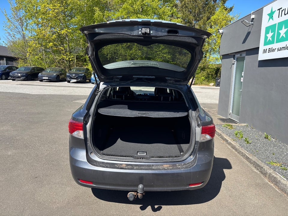 Toyota Avensis 2,0 D-4D T1 stc. 5d