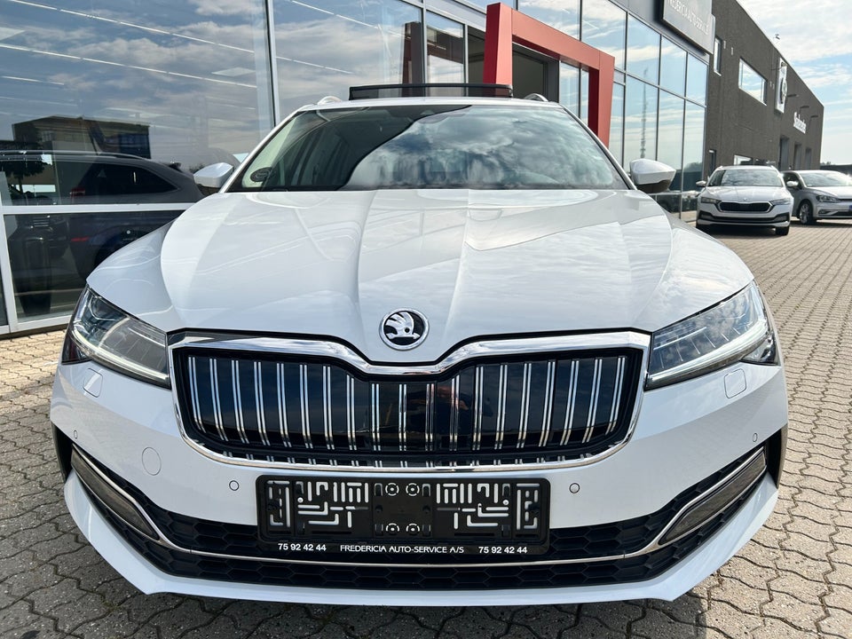 Skoda Superb 1,4 TSi iV Business Executive Combi DSG 5d