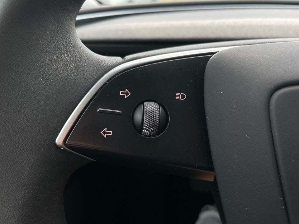 Tesla Model 3 RWD 4d
