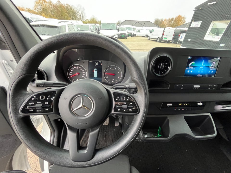 Mercedes Sprinter 319 3,0 CDi A2 Kassevogn aut. RWD