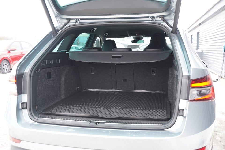 Skoda Superb 1,4 TSi iV Sportline Combi DSG 5d