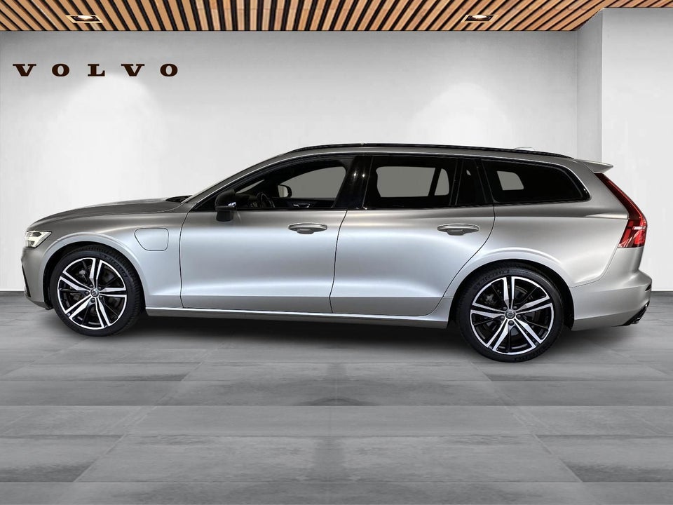 Volvo V60 2,0 T8 ReCharge R-Design aut. AWD 5d