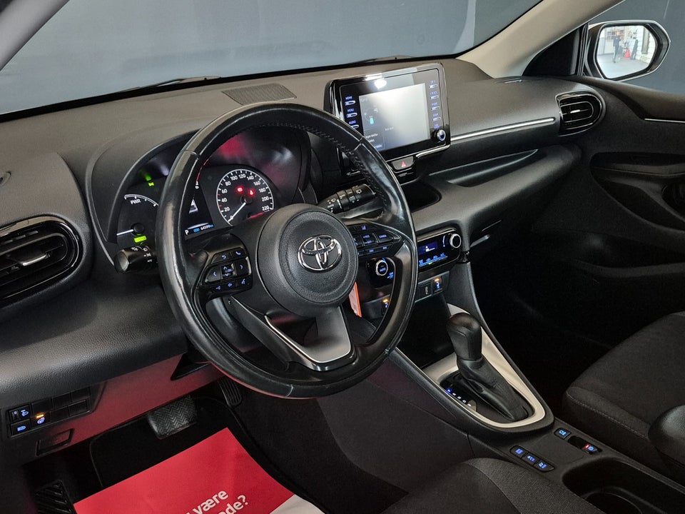 Toyota Yaris 1,5 Hybrid H3 e-CVT 5d